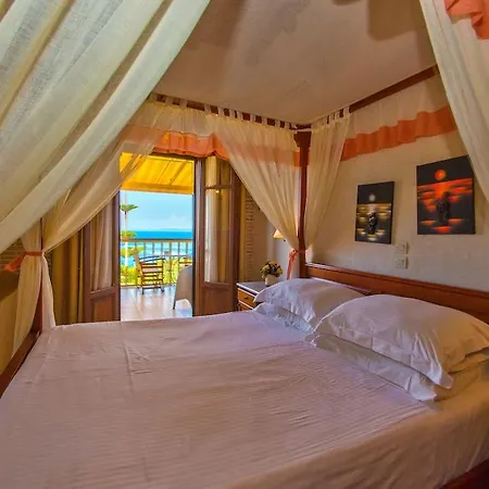 Sea View Village Hotel *