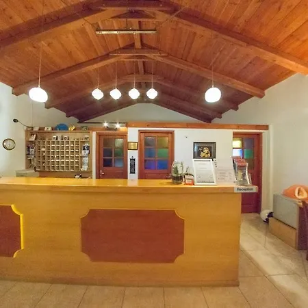 Sea View Village Hotel *
